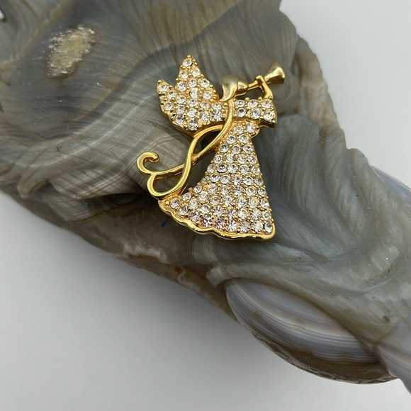 Monet Jewelry - Monet Angel brooch